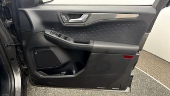 Ford Kuga TITANIUM FIRST EDITION