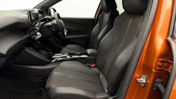Peugeot E-2008 GT