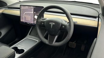 Tesla Model Y LONG RANGE AWD