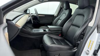 Tesla Model Y LONG RANGE AWD