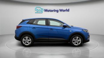 Vauxhall Grandland X SE