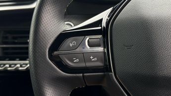 Peugeot E-2008 GT