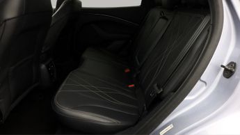 Ford Mustang Mach-E BASE