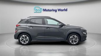 Hyundai KONA PREMIUM
