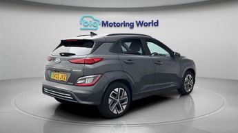 Hyundai KONA PREMIUM