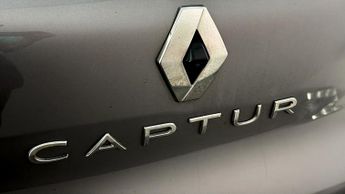 Renault Captur TECHNO E-TECH