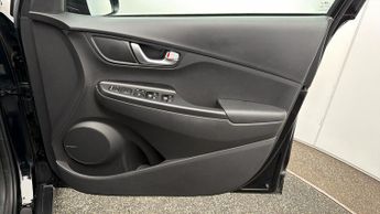Hyundai KONA PREMIUM