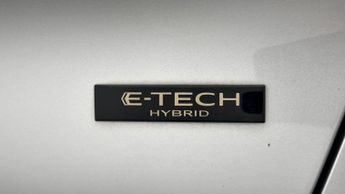 Renault Captur TECHNO E-TECH