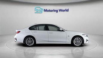 BMW 3 Series 330E SE PRO