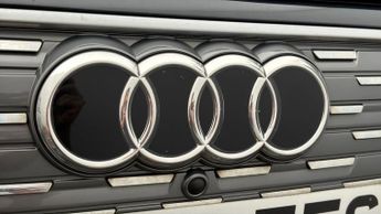Audi Q4 e-tron S LINE