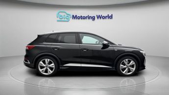 Audi Q4 e-tron S LINE