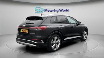 Audi Q4 e-tron S LINE