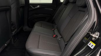 Audi Q4 e-tron S LINE