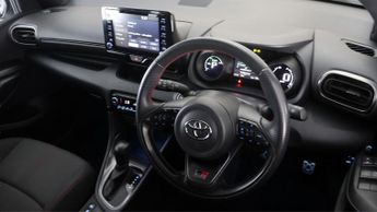 Toyota Yaris GR SPORT