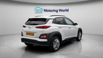 Hyundai KONA PREMIUM SE