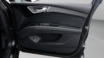Audi Q4 e-tron S LINE