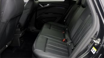 Audi Q4 e-tron S LINE