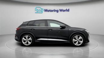 Audi Q4 e-tron S LINE