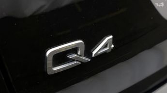 Audi Q4 e-tron S LINE
