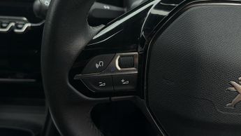 Peugeot E-2008 ALLURE PREMIUM PLUS