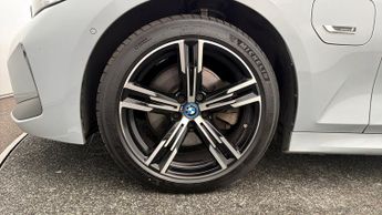 BMW 3 Series 330E M SPORT