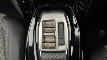 Peugeot 2008 PURETECH EAT8 S/S ALLURE