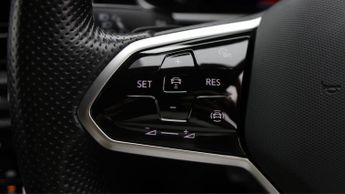 Volkswagen T-Roc R-LINE TSI DSG