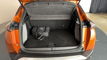 Peugeot E-2008 GT
