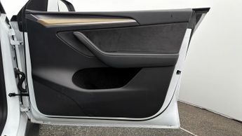 Tesla Model Y BASE