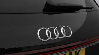 Audi Q4 e-tron S LINE