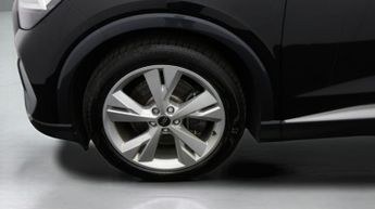 Audi Q4 e-tron S LINE
