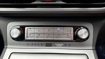 Hyundai KONA PREMIUM