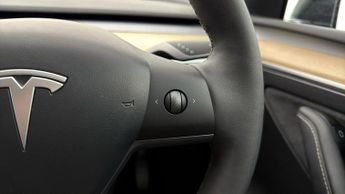 Tesla Model Y BASE