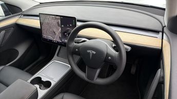Tesla Model Y BASE