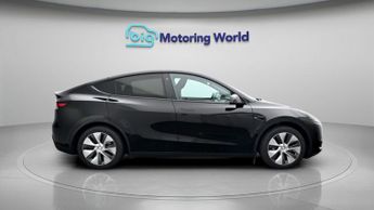 Tesla Model Y BASE