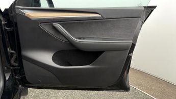 Tesla Model Y BASE