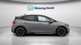 CUPRA Born V2