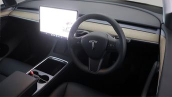 Tesla Model Y BASE