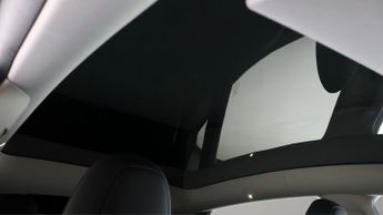Tesla Model Y BASE
