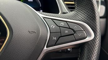 Renault Captur E-TECH ENGINEERED BOSE EDITION