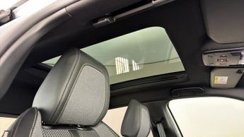 Peugeot E-2008 GT