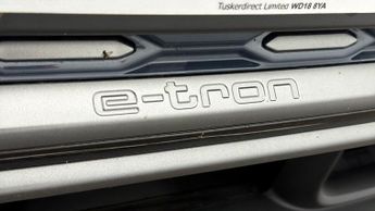 Audi Q6 e-tron S LINE QUATTRO