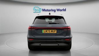 Audi Q6 e-tron S LINE QUATTRO