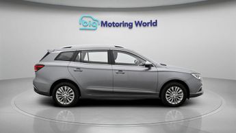 MG MG5 EXCLUSIVE
