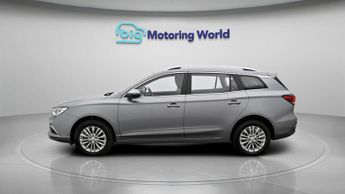MG MG5 EXCLUSIVE