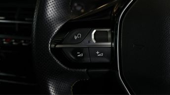 Peugeot E-2008 GT PREMIUM
