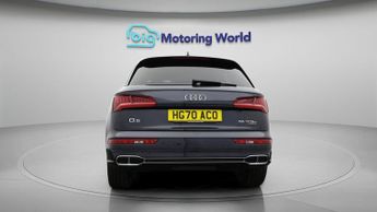 Audi Q5 TFSI E QUATTRO COMPETITION