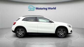 Mercedes-Benz GLA GLA 180 URBAN EDITION