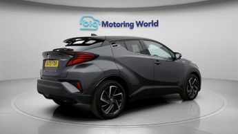 Toyota C-HR DYNAMIC