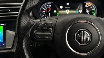 MG MG5 EXCLUSIVE